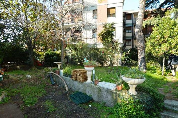 Appartamento con 5 locali in vendita in Via Fabrizi, Genova