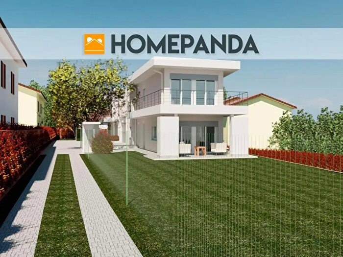Casa quadrilocale in vendita in Via Mercallo, Vergiate