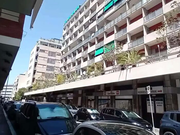 Appartamento con 6 locali in vendita in Via Pisacane, Latina