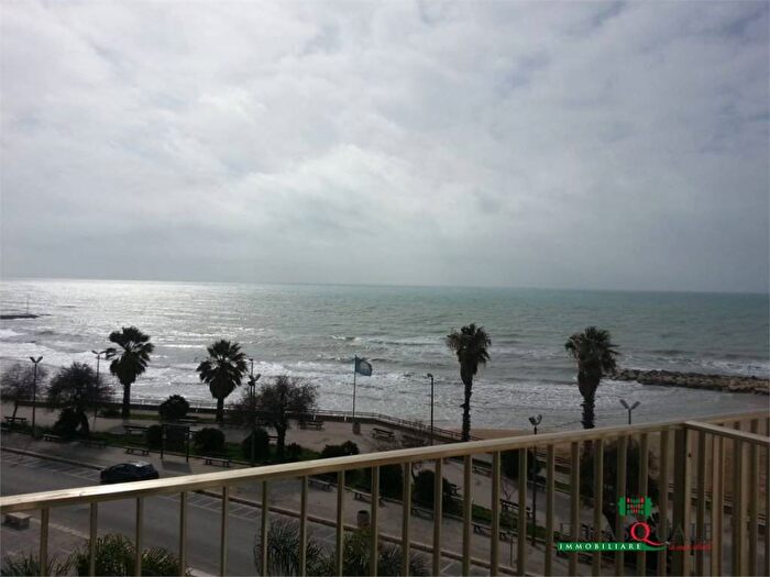 Appartamento con 6 locali in affitto in Piazza Malta, Marina di Ragusa Centro, Ragusa