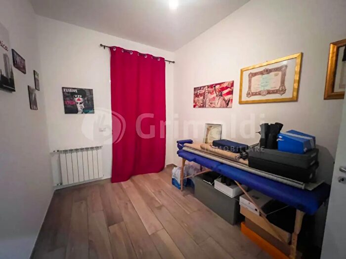 Appartamento trilocale in vendita in Via Lauricella, Siracusa