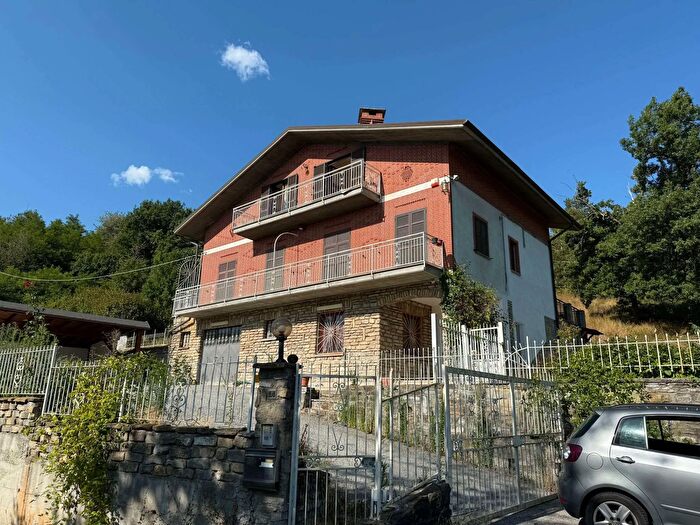 Appartamento quadrilocale in vendita in Via Renaldo, Millesimo