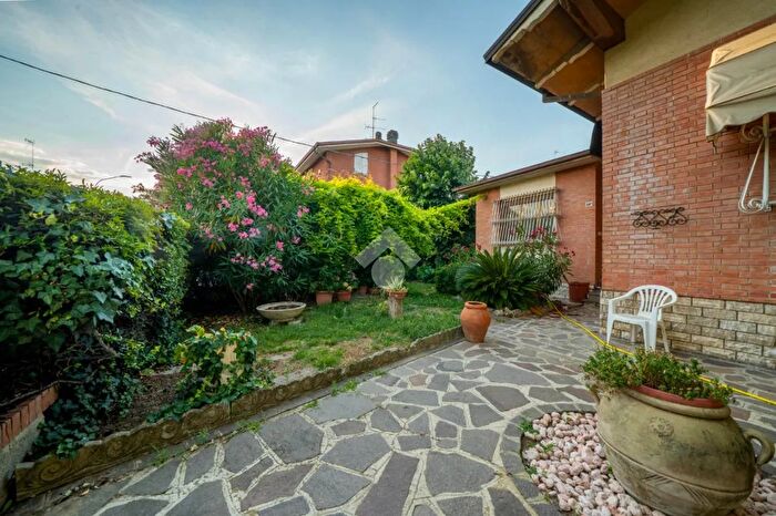 Casa con 5 locali in vendita in Via Don G Andreoli, Formigine
