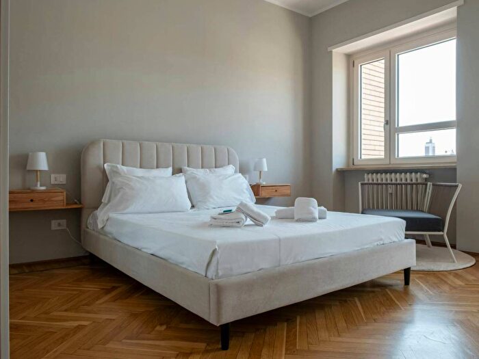 Appartamento trilocale in affitto in Piazza della Repubblica, Aurora, Torino