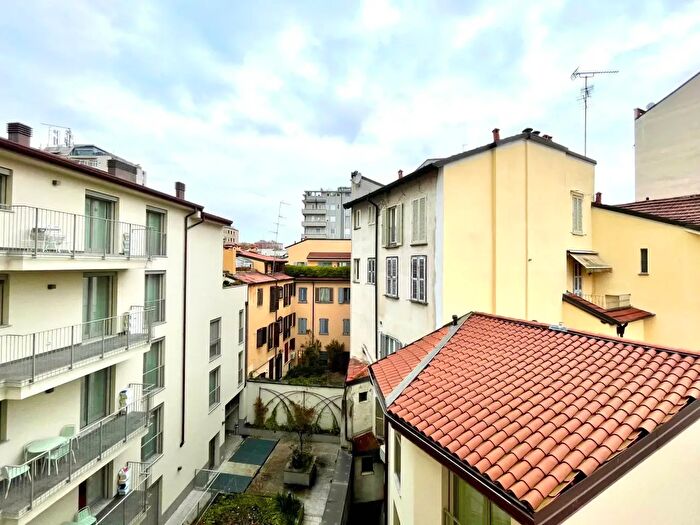 Appartamento bilocale in vendita in Via De Amicis, Milano