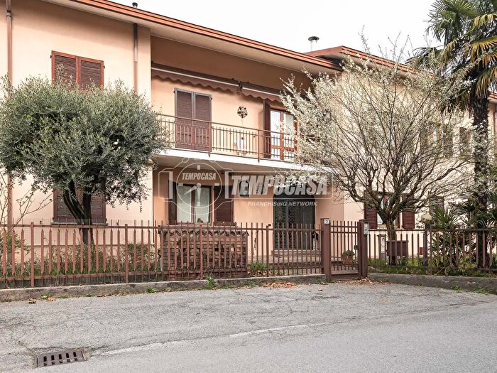 Appartamento quadrilocale in vendita in Oggiono