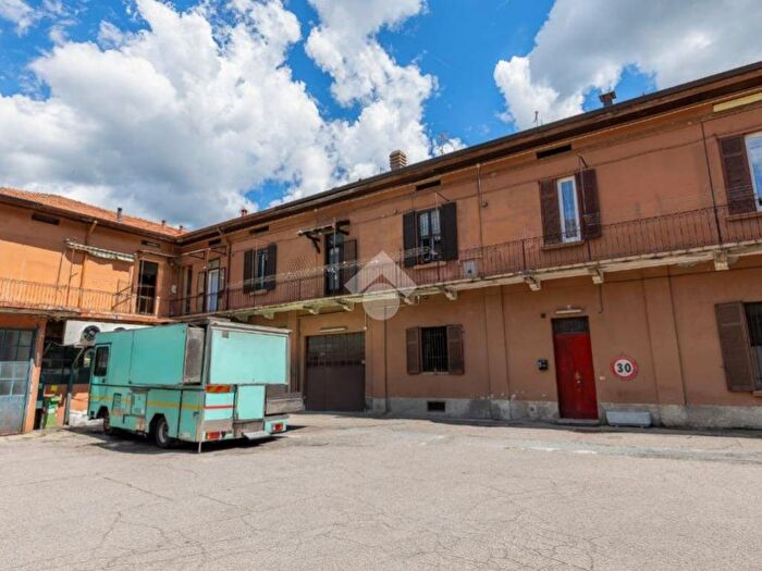 Appartamento bilocale in affitto in Via Andrea Alciato, Borghi, Como
