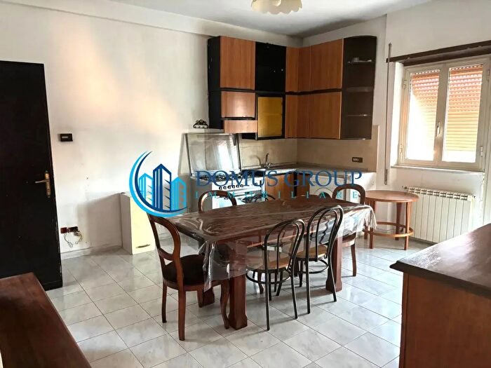 Appartamento trilocale in vendita in Via Moncrivello, Roma