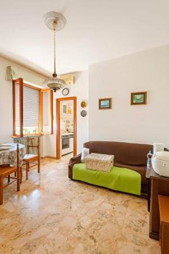 Appartamento con 5 locali in vendita in Jesi