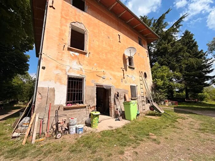 Casa con 5 locali in vendita in Via Parviano, Valsamoggia