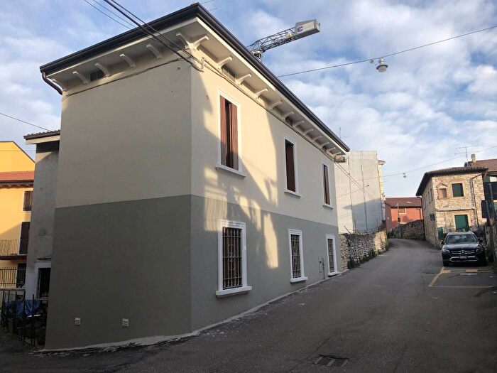 Casa quadrilocale in affitto in Poiano, Verona