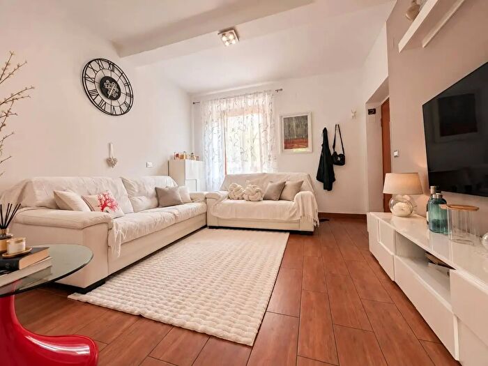 Appartamento quadrilocale in vendita in Via Santuario, Savona