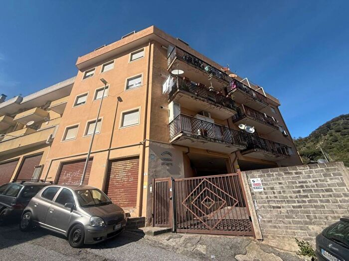 Appartamento trilocale in vendita in via reginella villaggio san michele, Castanea Salice, Messina