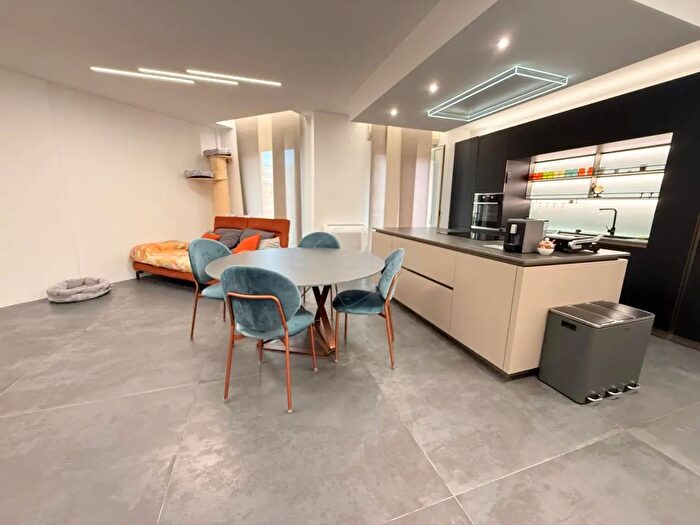 Appartamento quadrilocale in vendita in Via Tisia, Siracusa