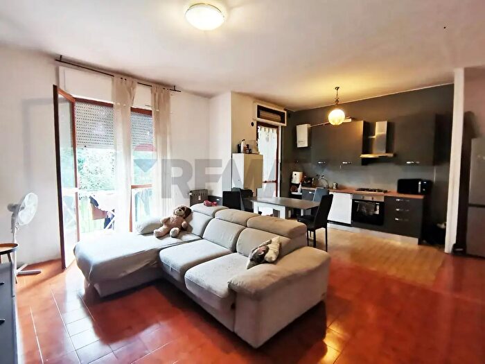 Appartamento trilocale in vendita in Via Vittorio Veneto, Presezzo