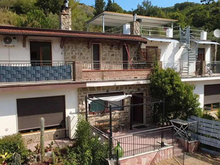 Casa quadrilocale in vendita in Cannetiello Snc, Agropoli