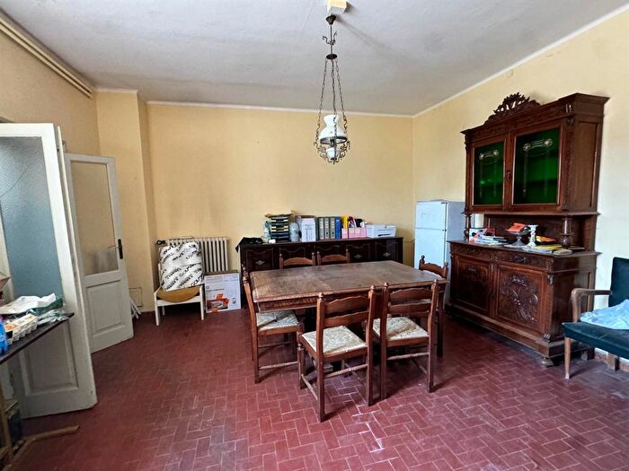 Casa con 12 locali in vendita in Mantova