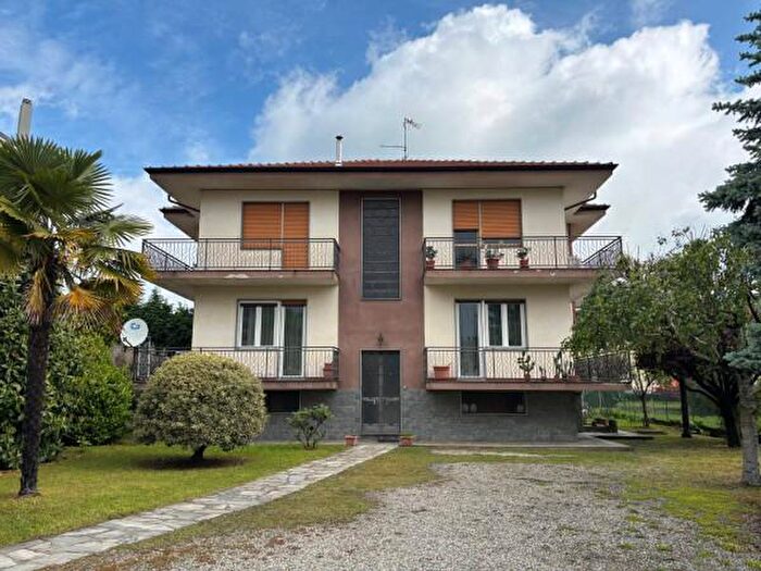 Appartamento trilocale in vendita in Viale Edmondo De Amicis, Luserna San Giovanni