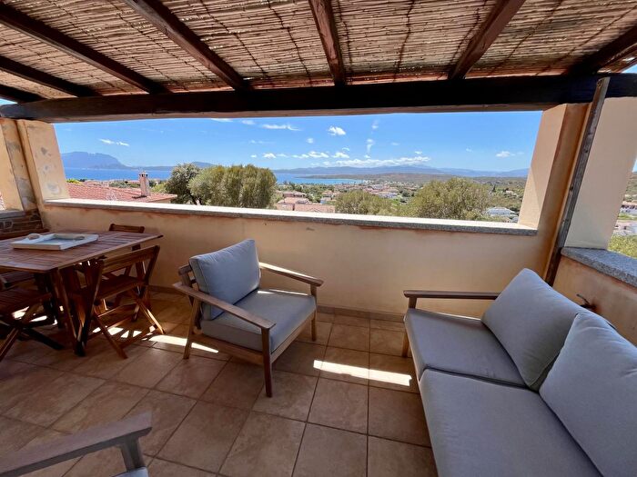 Appartamento trilocale in vendita in Via Donigheddu, Olbia