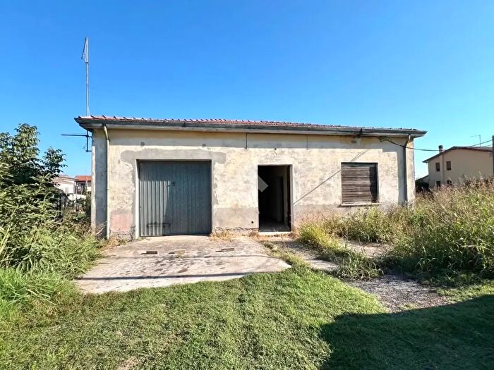 Casa trilocale in vendita in Via Rosse, Santa Caterina d'Este