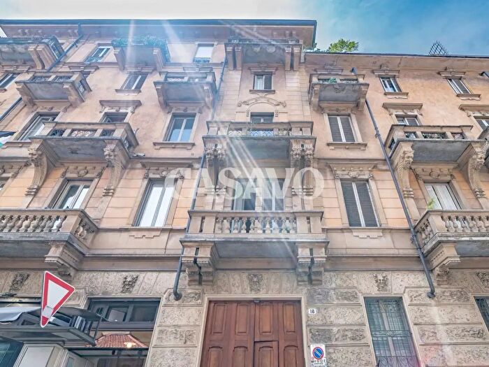 Appartamento con 5 locali in vendita in Via Michelangelo Buonarroti, Torino