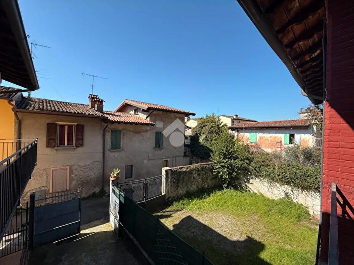 Casa trilocale in vendita in Via Giuseppe Garibaldi, Provaglio DIseo