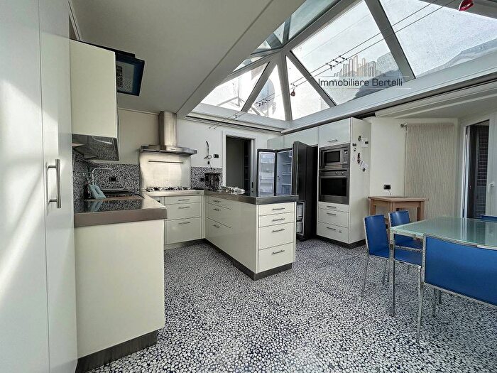 Casa con 6 locali in affitto in Corso Marzo, Plebisciti Susa, Milano