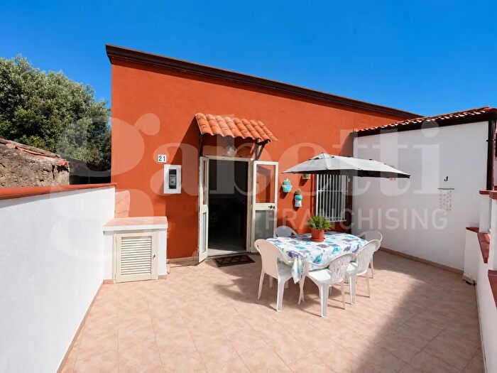Casa trilocale in vendita in Via Tirso, Budoni