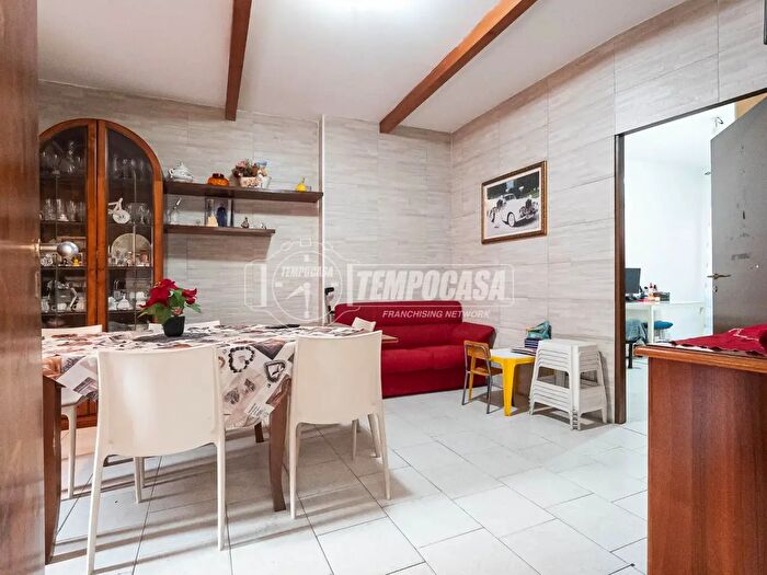 Appartamento trilocale in vendita in Via Trento, Nibionno