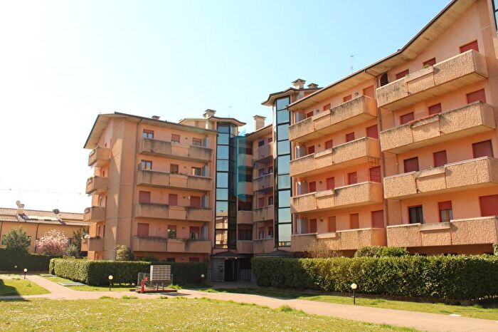 Appartamento bilocale in vendita in Via Pertini, Curno