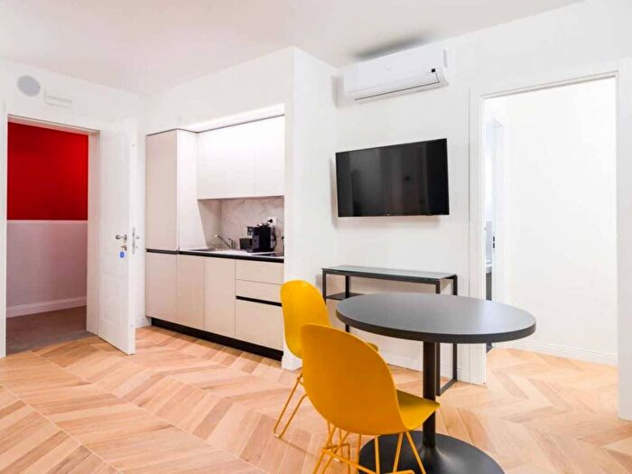 Appartamento bilocale in affitto in Via Mazzini, Borgo Teresiano, Trieste