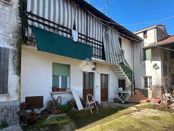 Casa trilocale in vendita in Via Dante Alighieri, Bagnolo Cremasco