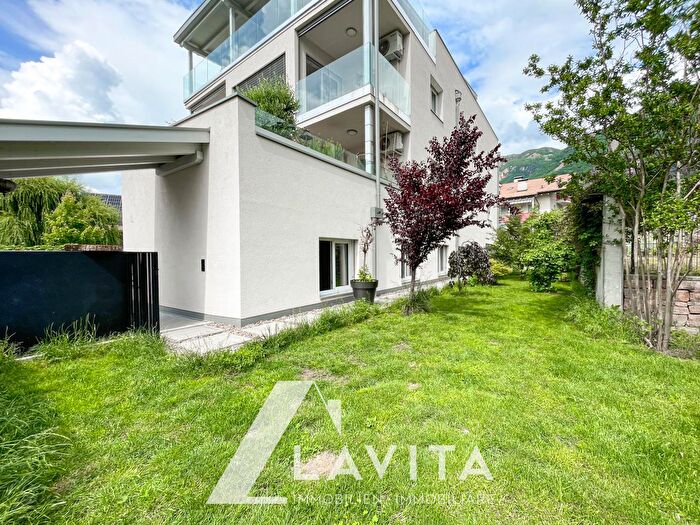 Appartamento con 6 locali in vendita in Via Palain, Ora