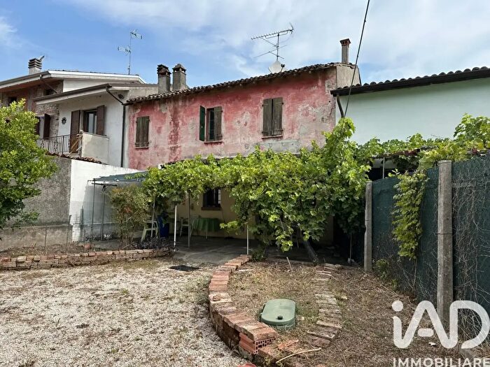 Casa con 8 locali in vendita in Via delle Lame, Castel Goffredo