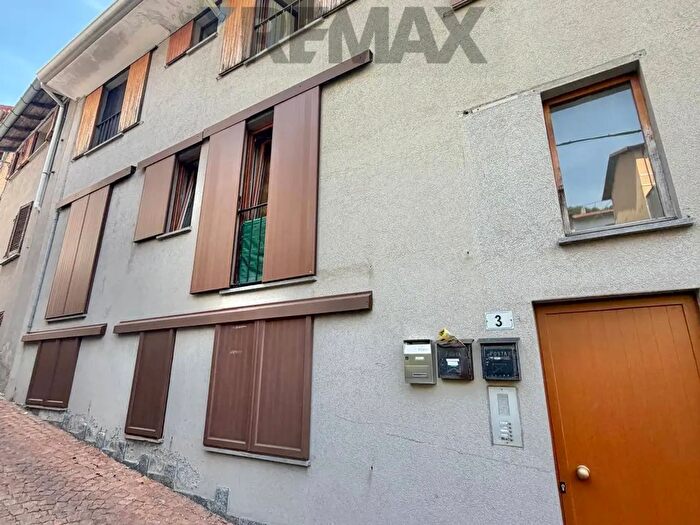 Appartamento trilocale in vendita in Via Pirrotta, Duno