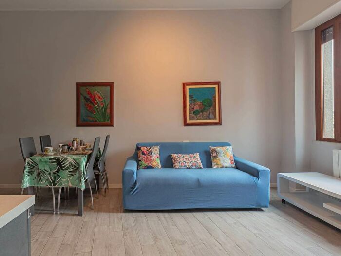 Appartamento bilocale in affitto in Via Giovanni Battista Sammartini, Cascina dei Pomi, Milano