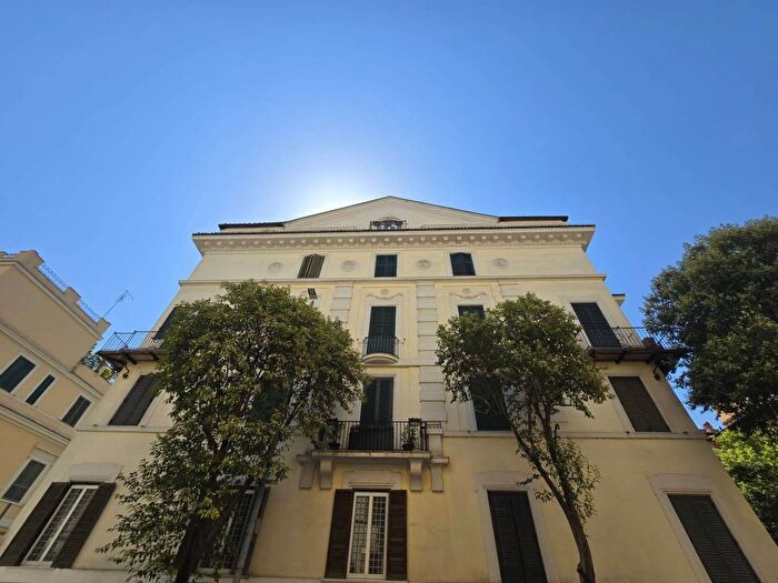 Casa monolocale in affitto in Via Aterno, Trieste Coppedè, Roma