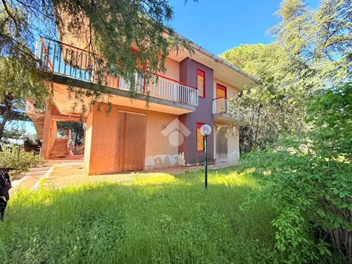 Casa con 8 locali in vendita in Via S Tommaso, Mascalucia