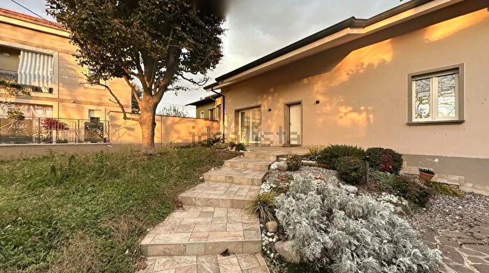 Casa con 5 locali in vendita in Chiari