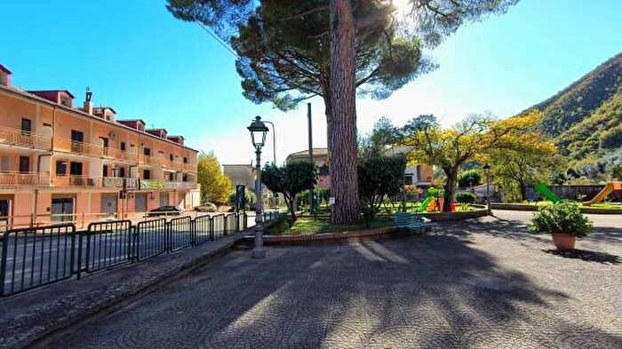 Appartamento con 6 locali in vendita in Via San Giovanni, Giffoni Valle Piana