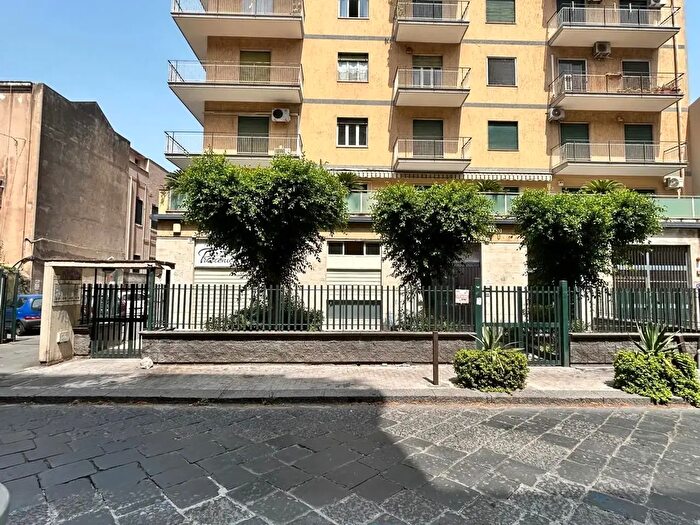 Appartamento con 6 locali in vendita in Via Antonio Santangelo Fulci, Catania