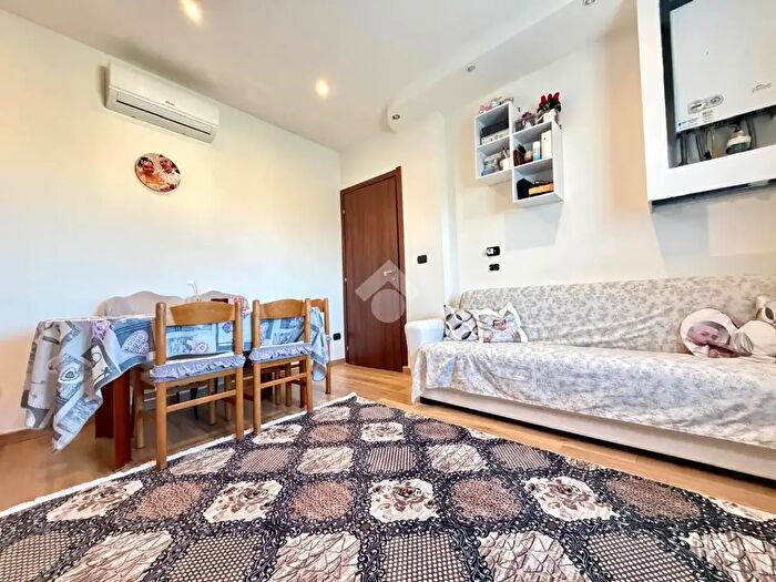 Appartamento bilocale in vendita in Via Monsignor GCarenzi, Castiglione DAdda