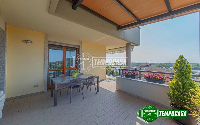 Appartamento quadrilocale in vendita in Via Armando Diaz, Opera