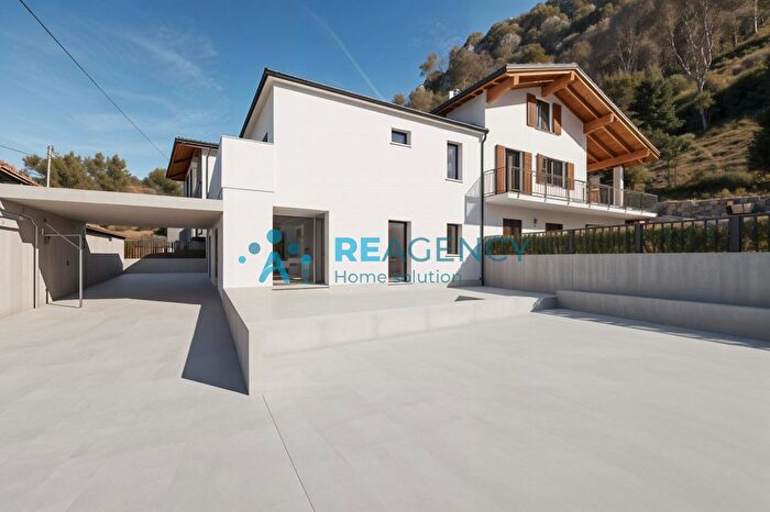 Casa con 6 locali in vendita in Via Carlo del Prete, Chiampo