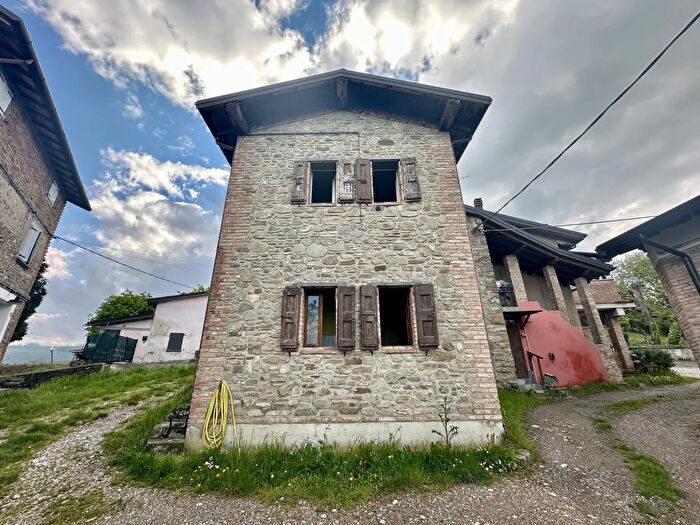 Appartamento trilocale in vendita in Via per Puianello, Castelvetro Di Modena