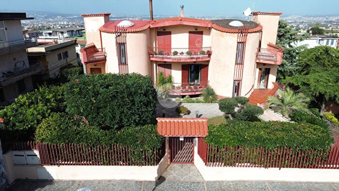 Casa con 14 locali in vendita in Via Alessandro Manzoni, Pollena Trocchia