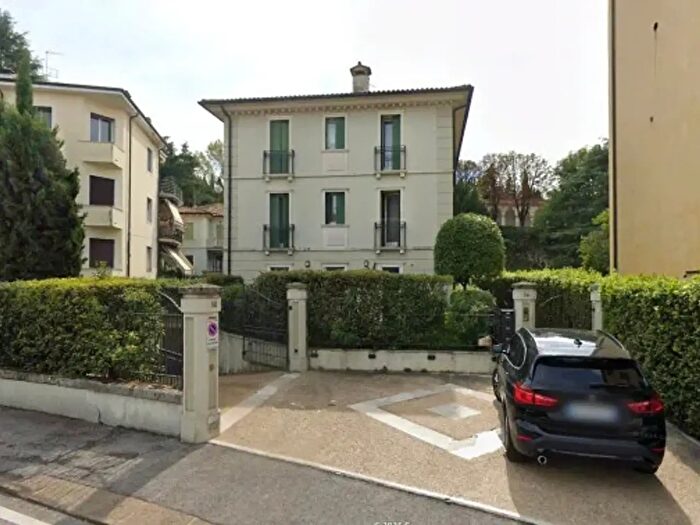 Appartamento con 6 locali in vendita in Viale Dante Alighieri, Vicenza