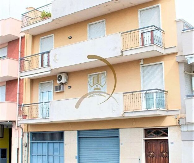 Casa con 9 locali in vendita in Viale Palmiro Togliatti, Andria