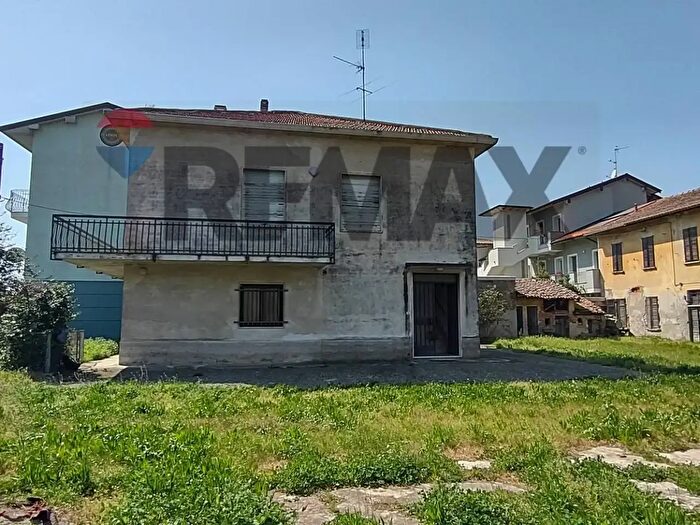 Casa con 14 locali in vendita in Strada Vecchia per Cilavegna, Vigevano
