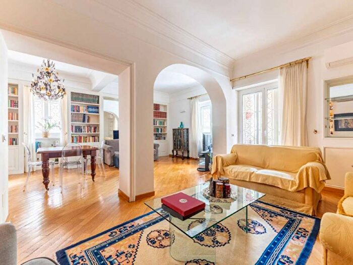 Appartamento quadrilocale in affitto in via alessandro luzio, Appio Latino, Roma